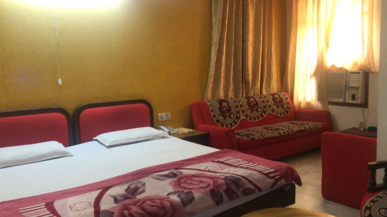 Hotel Sukant Palace 델리 외부 사진