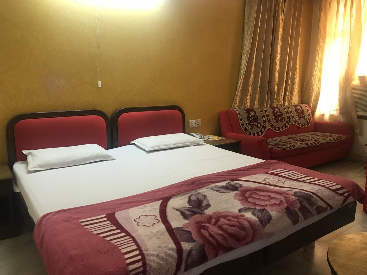 Hotel Sukant Palace 델리 외부 사진